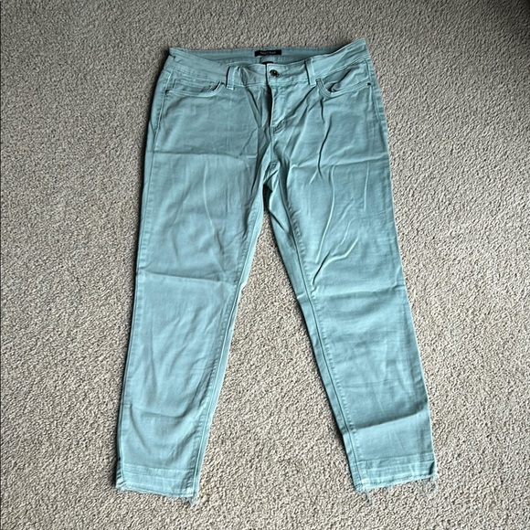 White House Black Market Green Cropped Ankle Jeans - Picture 1 of 3